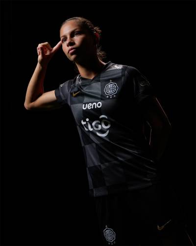 club_olimpia_2026_nike_away_kit_ b.jpg